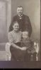 Karl August & Edla Wilhelmina med obekant barn